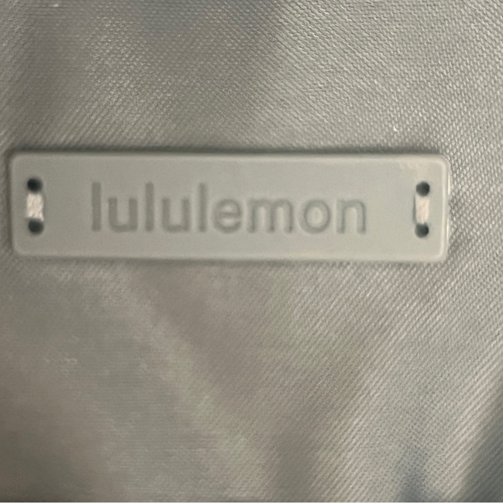 Lululemon Everyday Backpack 2.0 23L. In sage gray - Picture 5 of 13